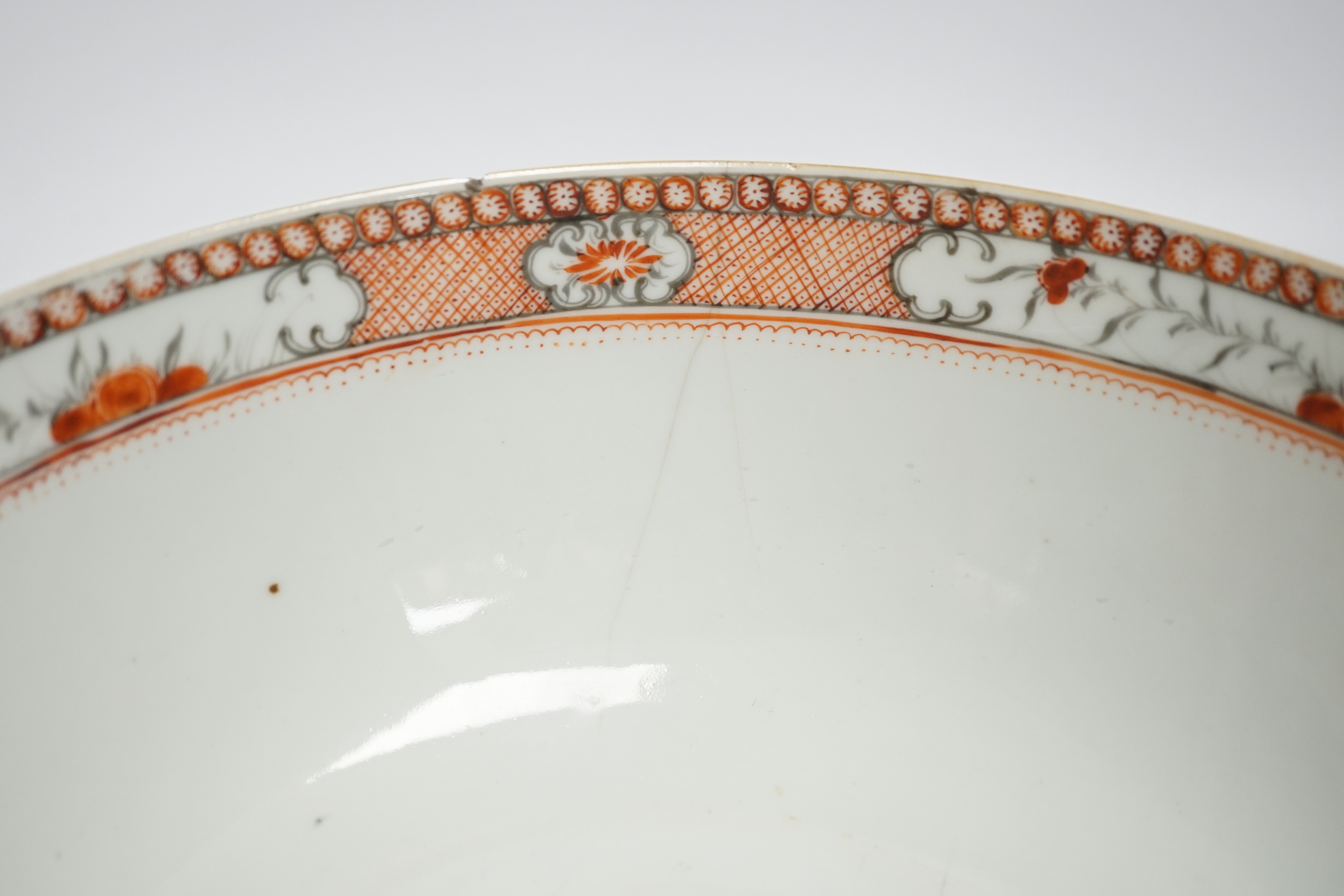 An 18th century Chinese Mandarin pattern bowl (cracked), 25cm in diameter